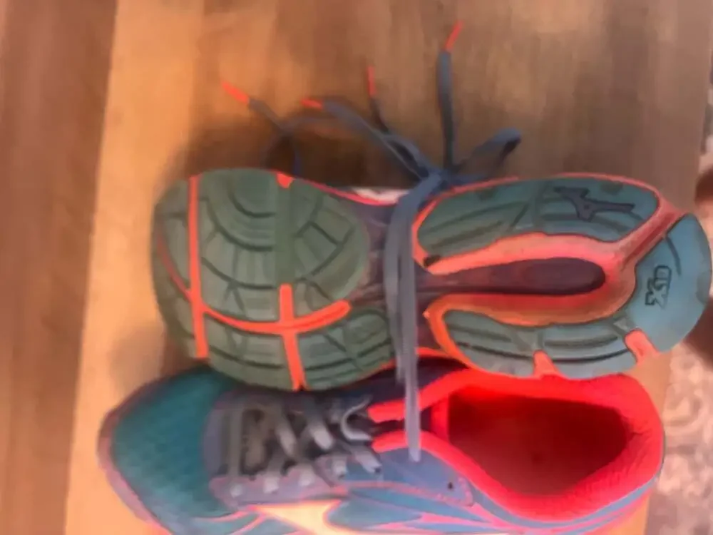 Mizuno wave catalyst